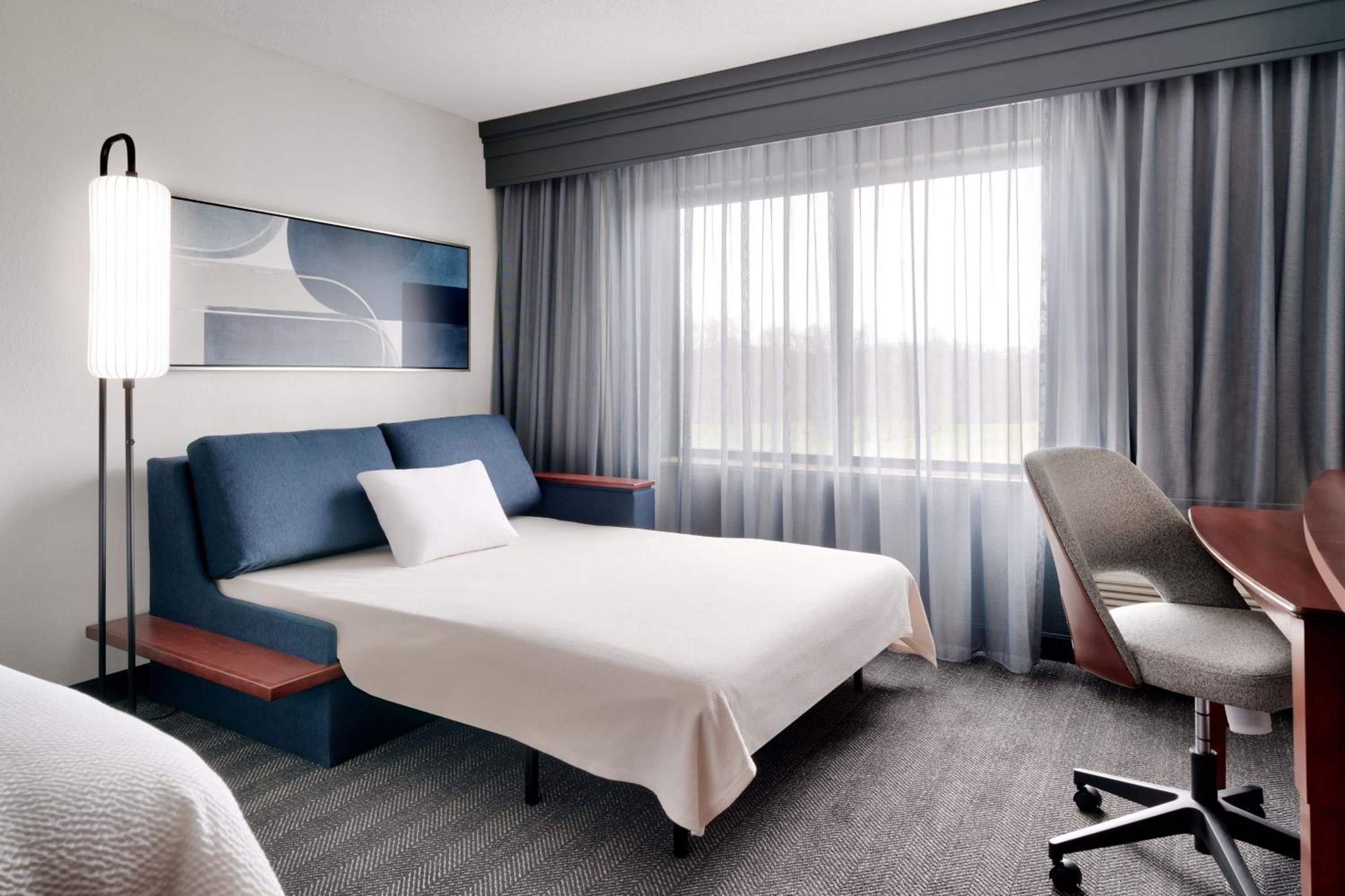استوديو كبير بسرير كينج، Courtyard Marriott Johnson City 3/6