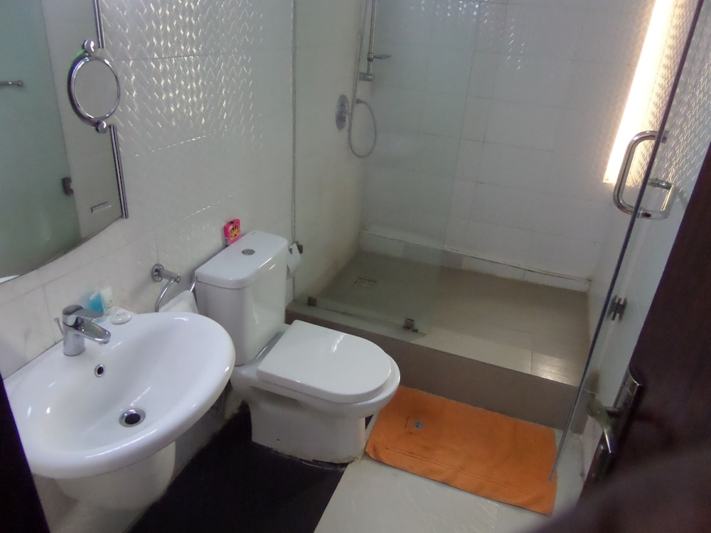 Providence Hotel And Suites 32/35