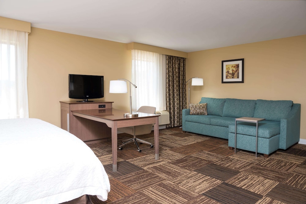 Hampton Inn & Suites Fremont 32/46