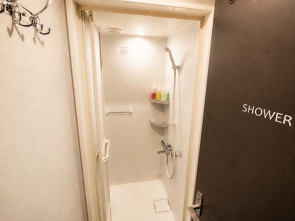 Namba Guesthouse HIVE - Hostel 64/65