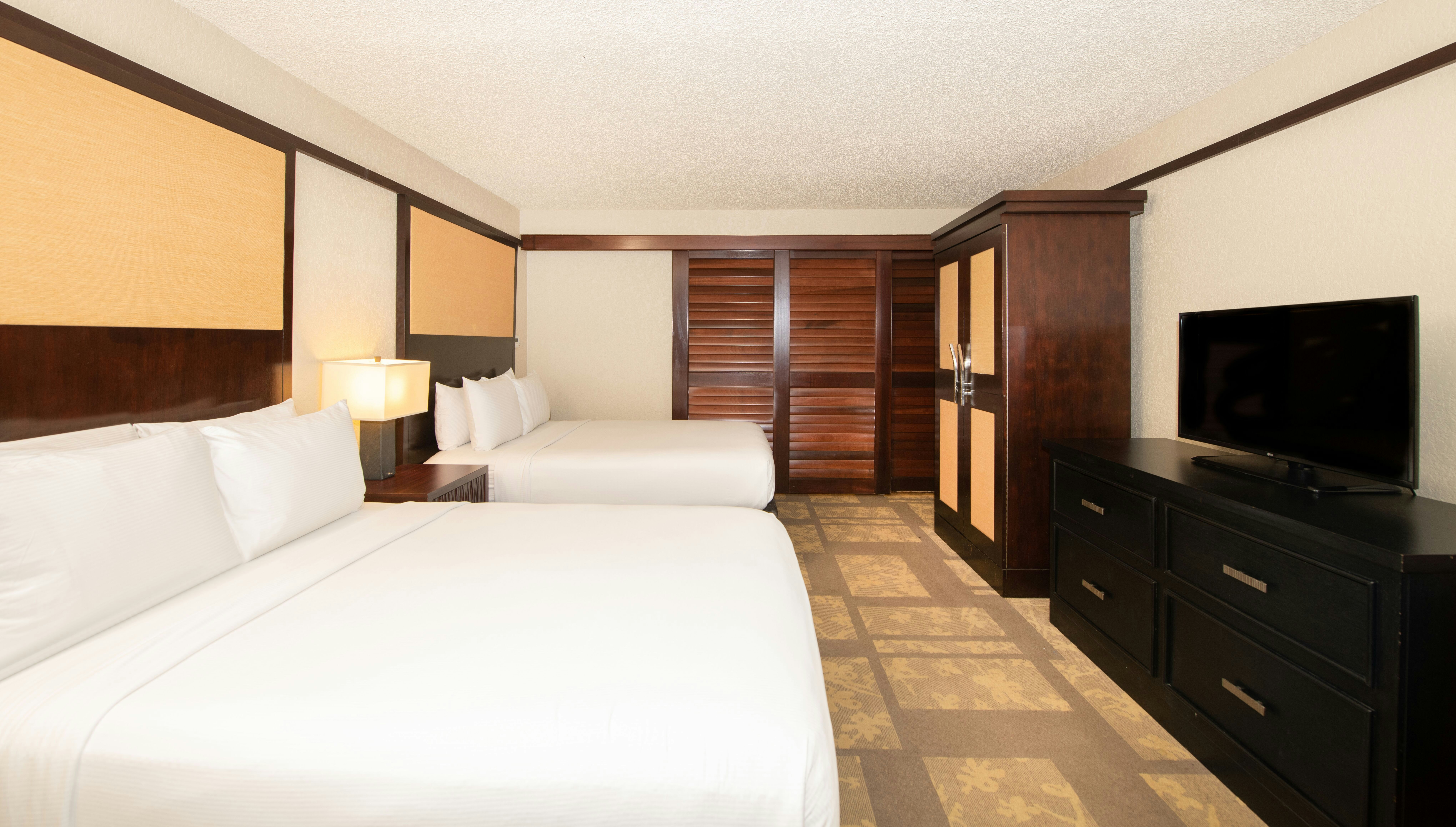 DELUXE, 2 QUEEN BEDS