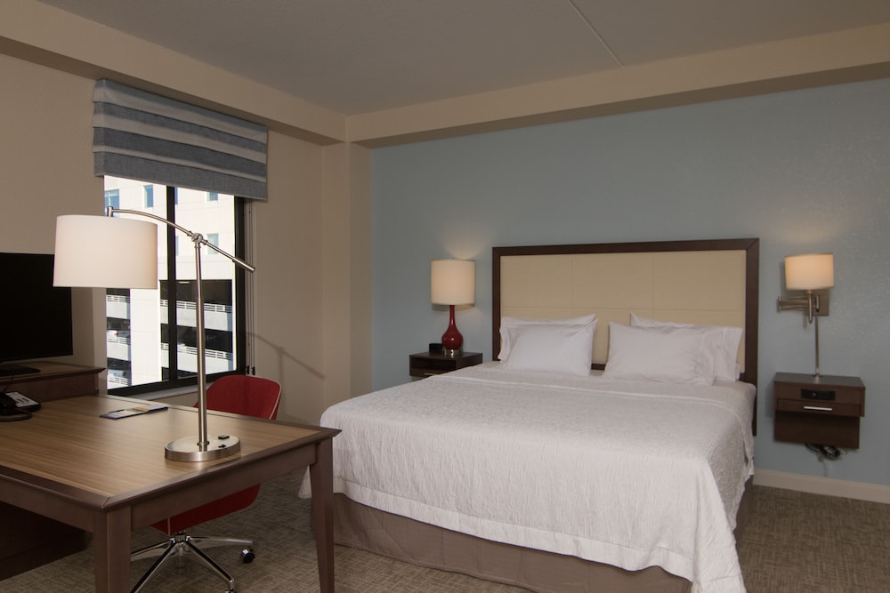 Hampton Inn & Suites Tulsa Downtown Ok 17/55