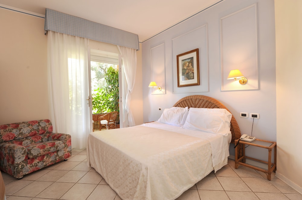 Hotel Villa Tiziana 6/22
