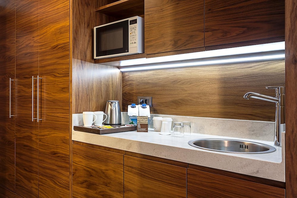 Bof Hotels Business 9/50