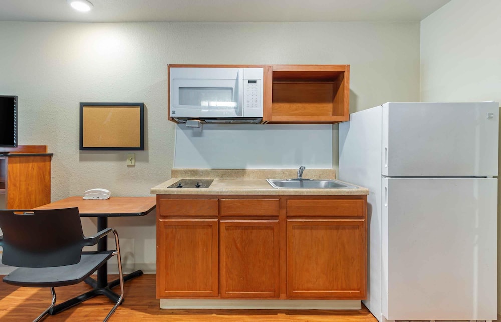 Extended Stay America Select Suites Atlanta Chamblee 36/53