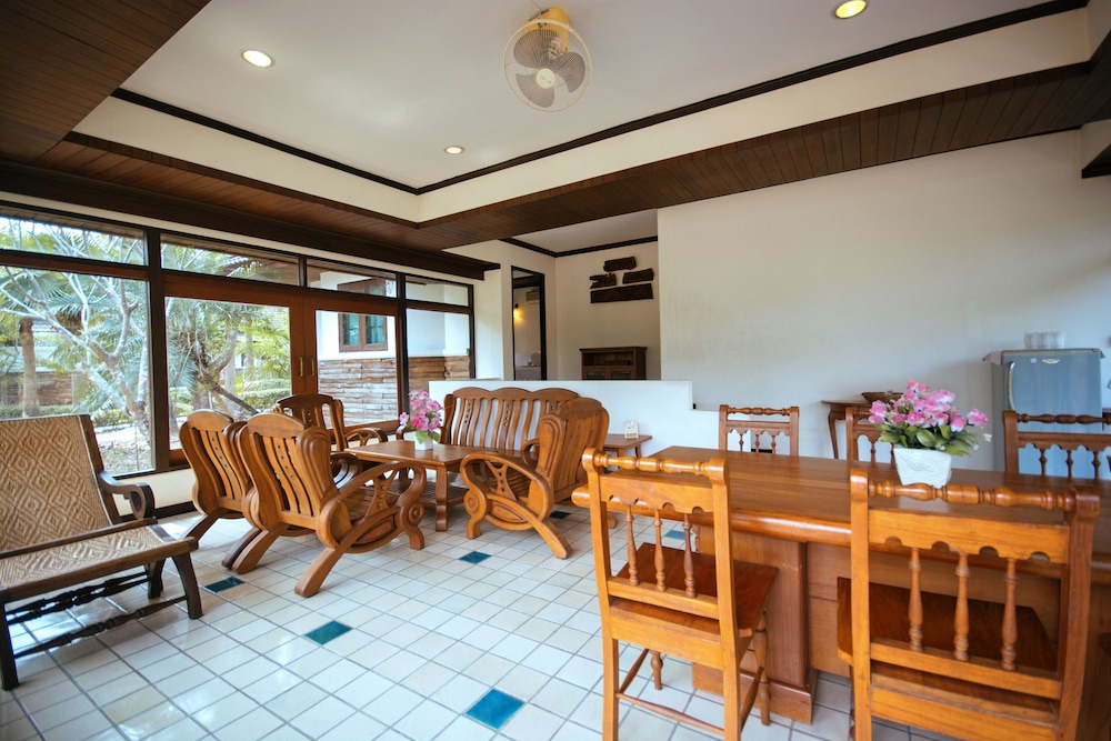 Tak Andaman Resort & Hotel 44/53