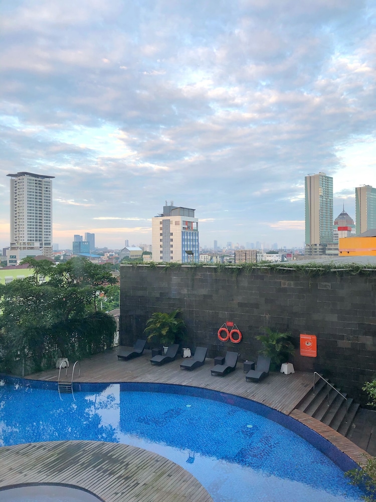 Harris Hotel & Convention Gubeng 42/46
