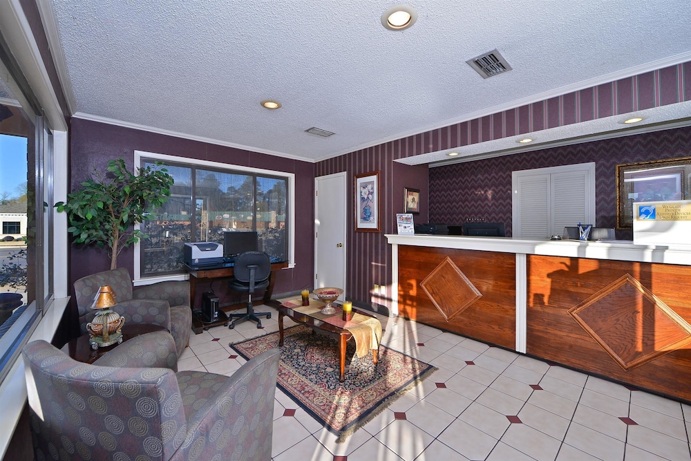 Xecutive Inn and Suites 10/37