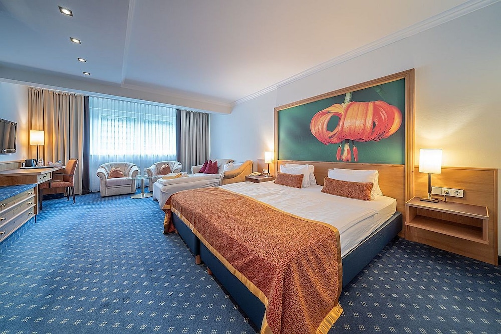 Economy, King Bed, No Balcony