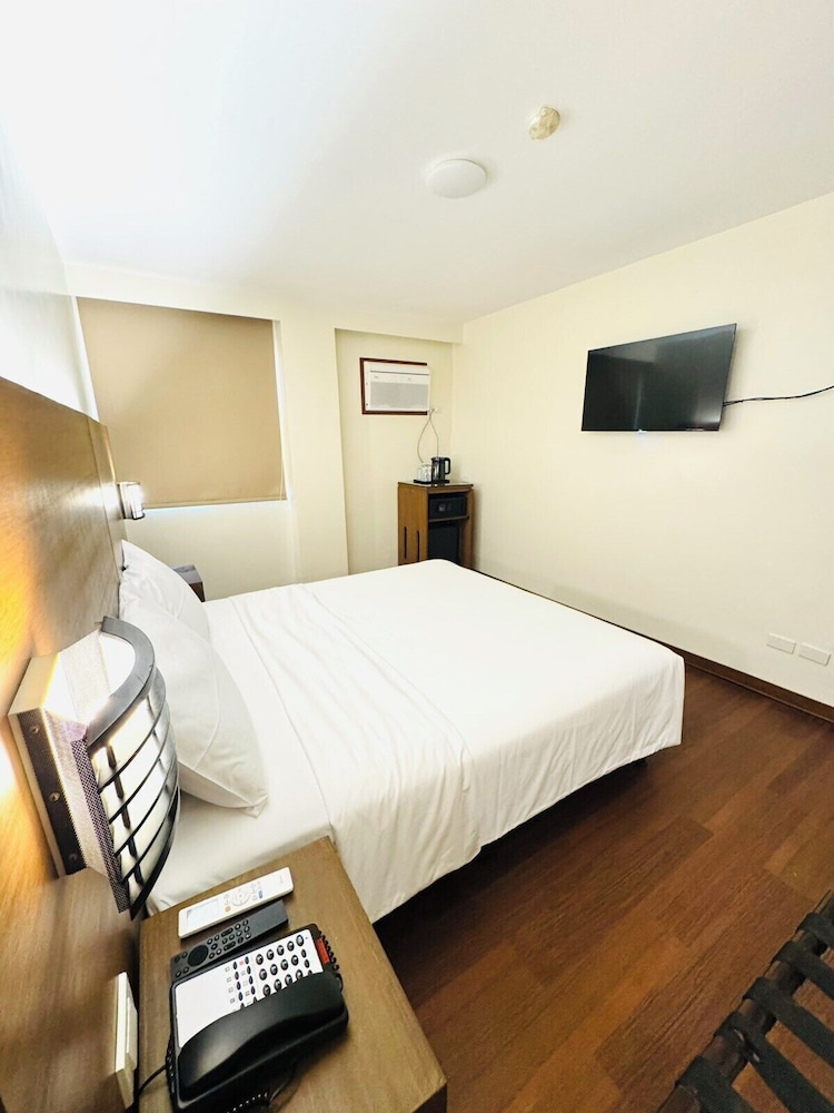 Pearl Lane Hotel 20/32