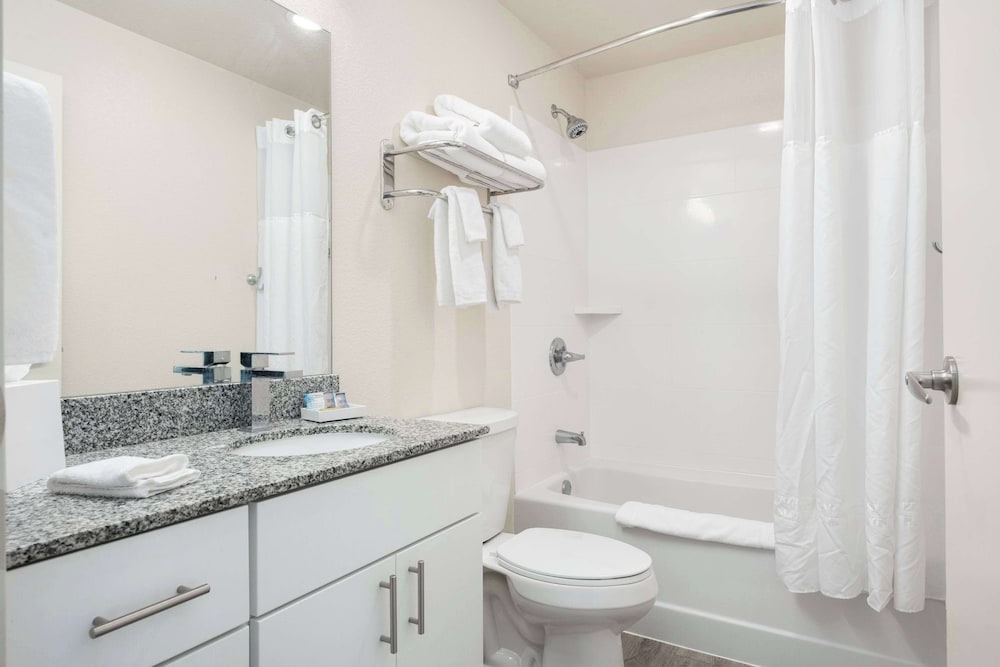 WaterWalk Extended Stay by Wyndham Minneapolis - Plymouth 58/62