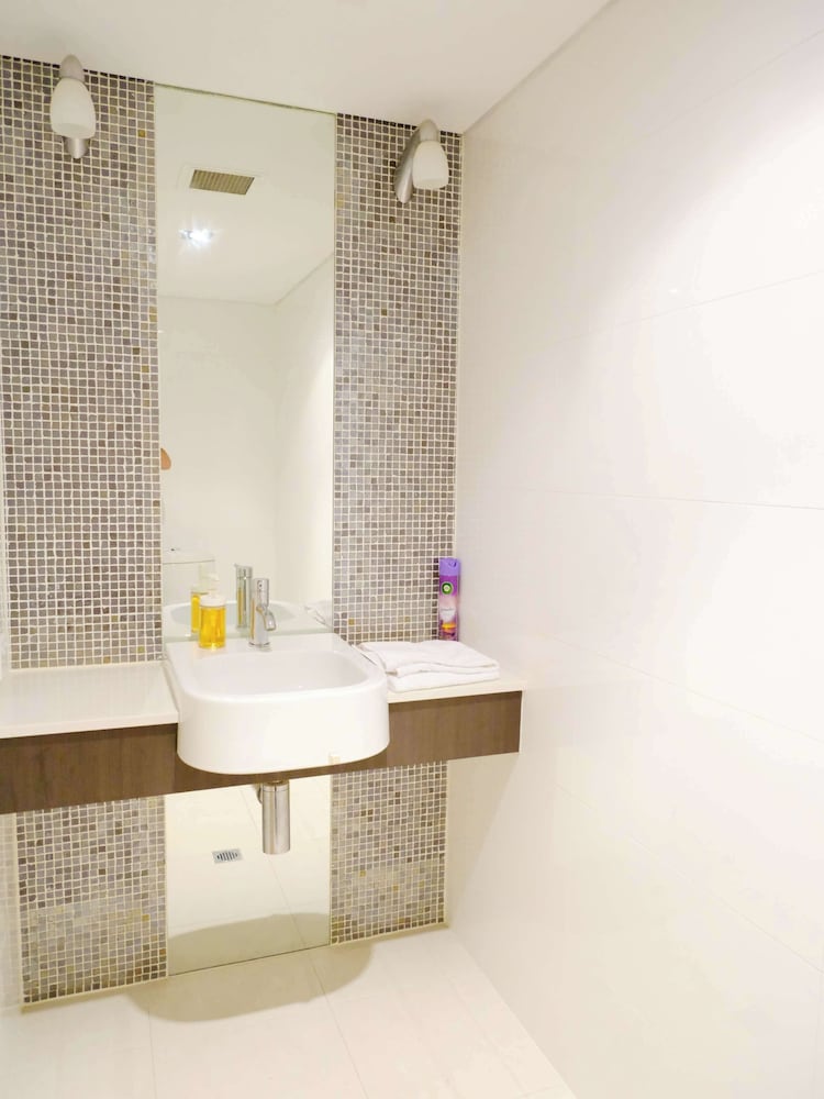 Gallery Suites 44/48