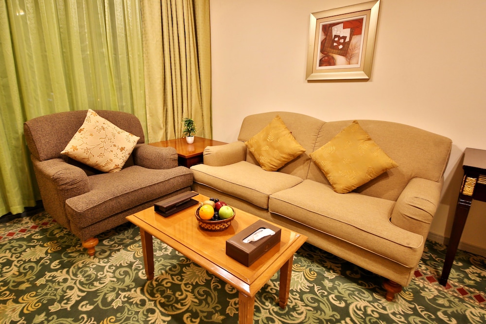 Midtown Furnished Apartments 24/34