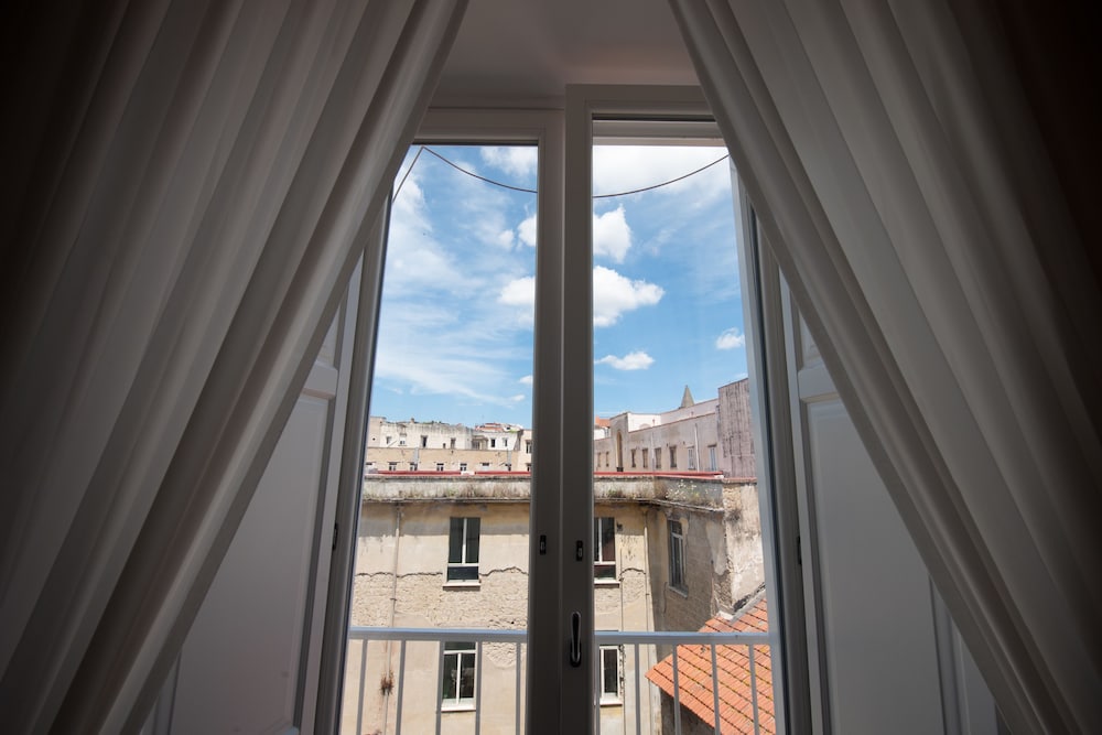 SANTA CHIARA BOUTIQUE HOTEL 65/73