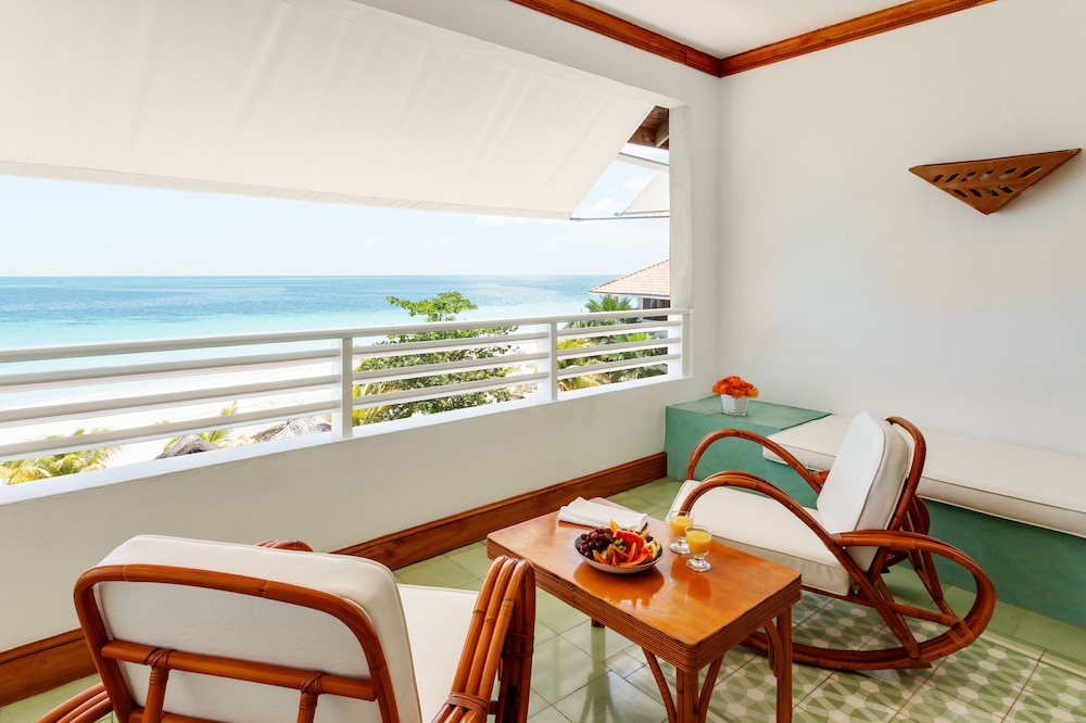 Couples Swept Away - All Inclusive - Couples Only 45/66