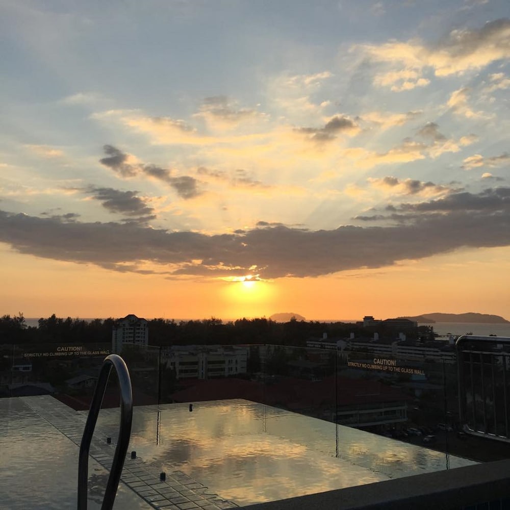 C Haya Hotel 39/44