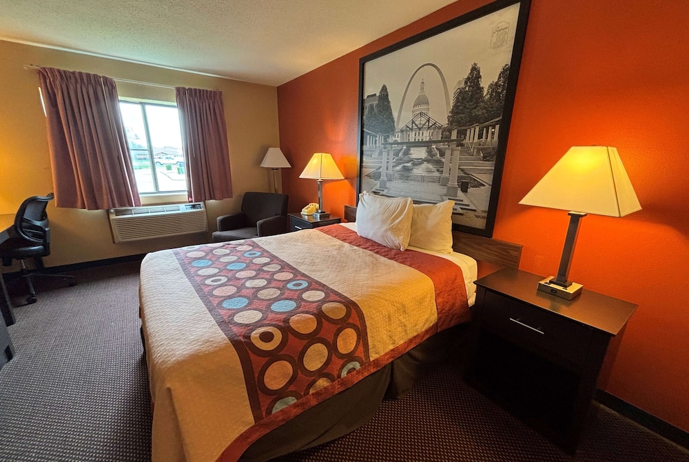 Super 8 by Wyndham Du Quoin 11/23