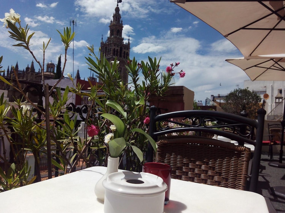 Hotel Palacio Alcazar 58/71