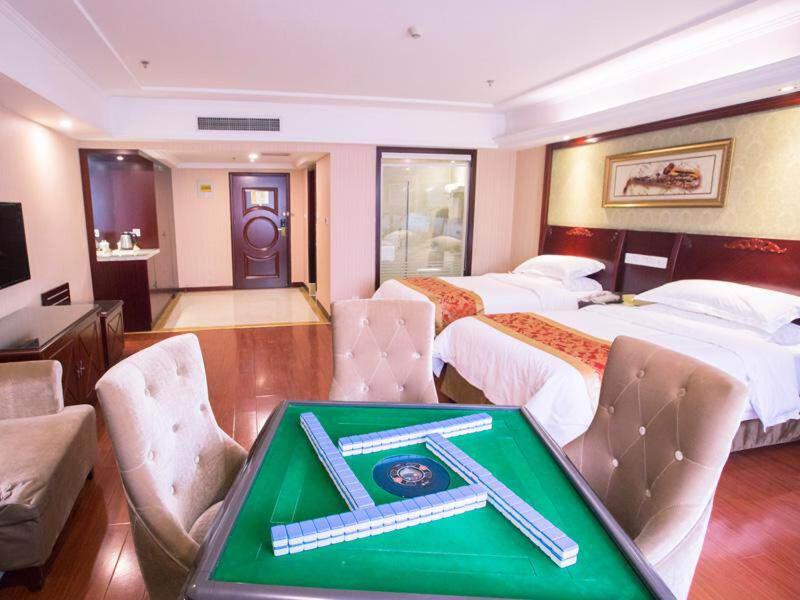 Vienna International Hotel (he yuan store, outlets Plaza, Yangzhou) 20/30