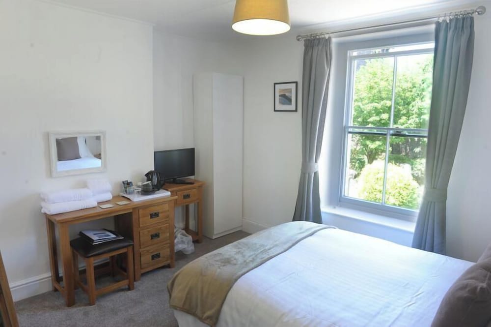 Ty Helyg Guest House 10/50