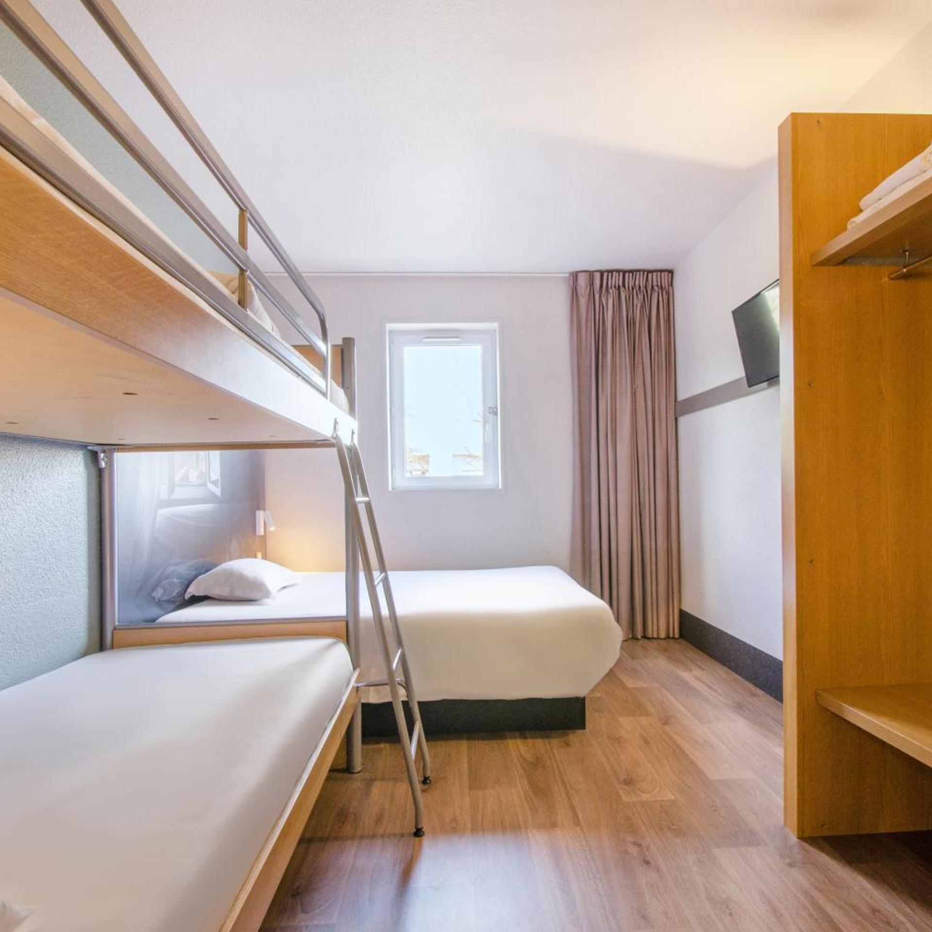 Room, Quadruple, Accessible