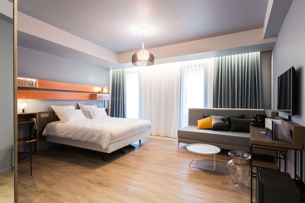 Golden Tulip Saint Malo 16/74