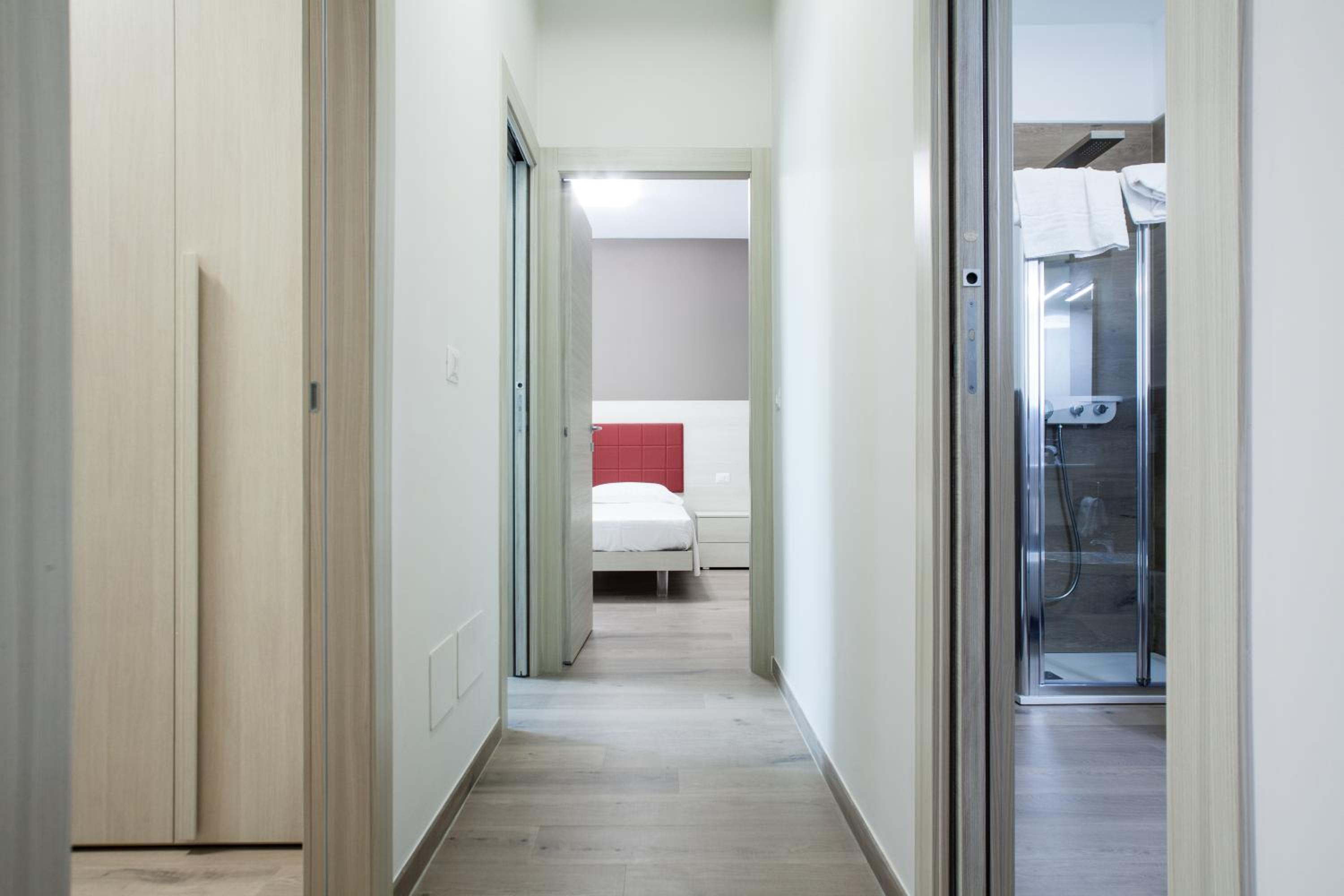 Astoria Suite Apartments 38/49
