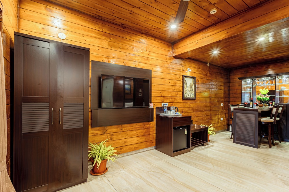 Lobby at Salcete Beach Resort, Fatona
