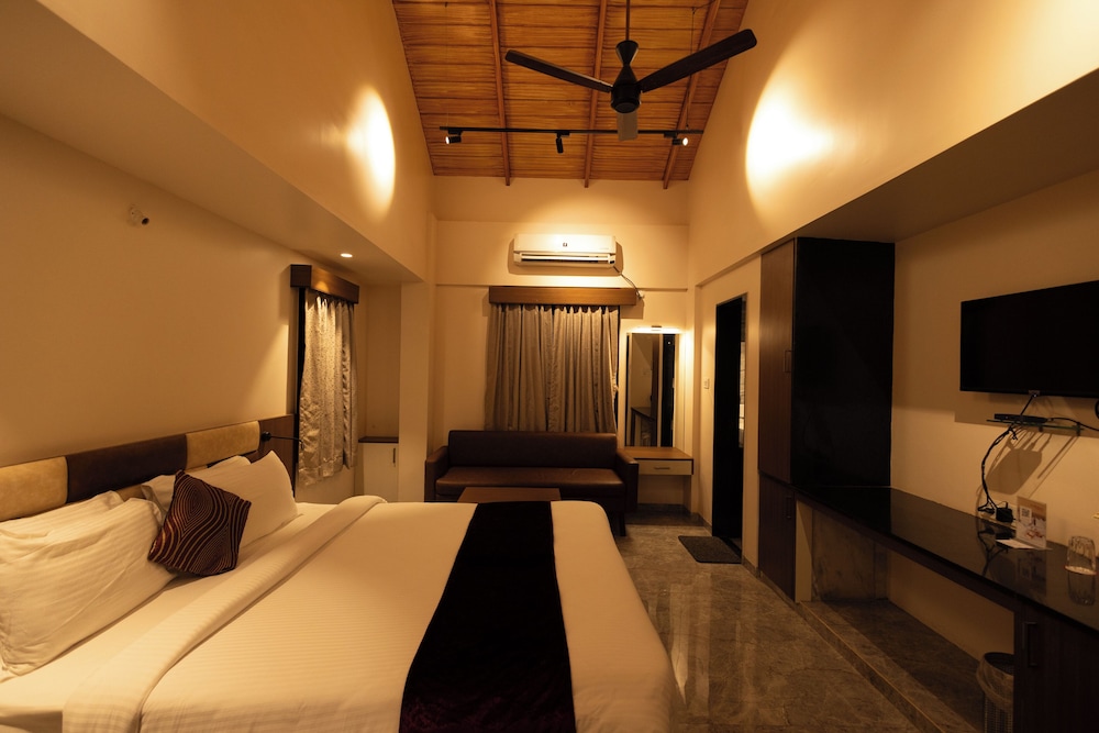 Freesia Resort by Express Inn 9/45
