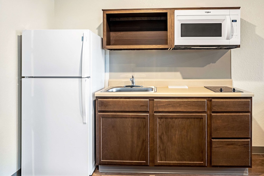 Woodspring Suites Naples 29/53