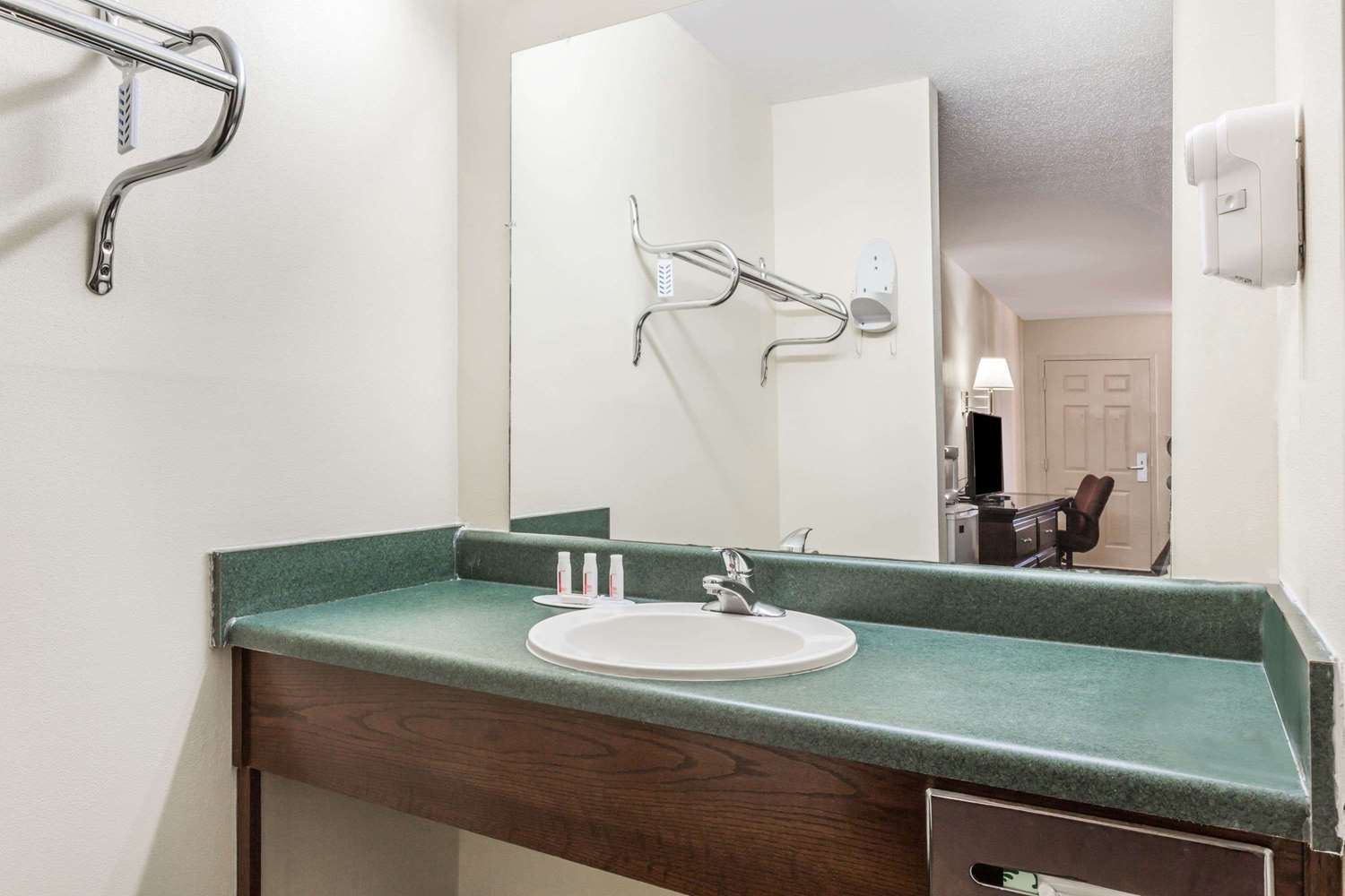 Days Inn by Wyndham Royston 9/9