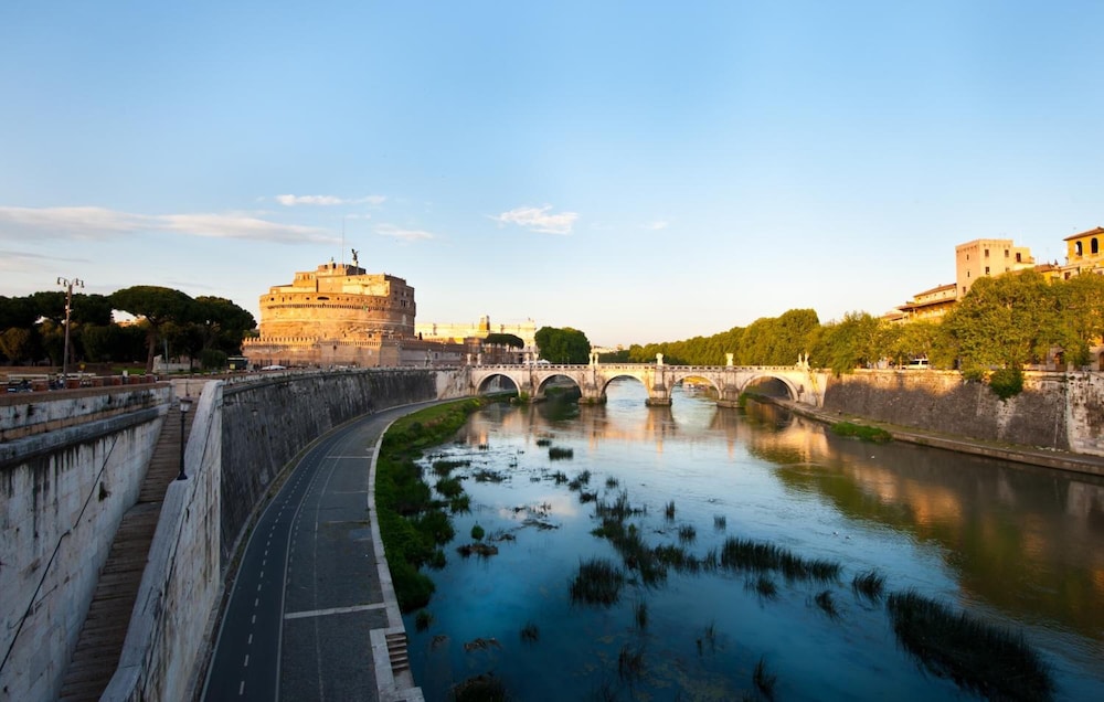 Rome Services Porta Castello 37/44