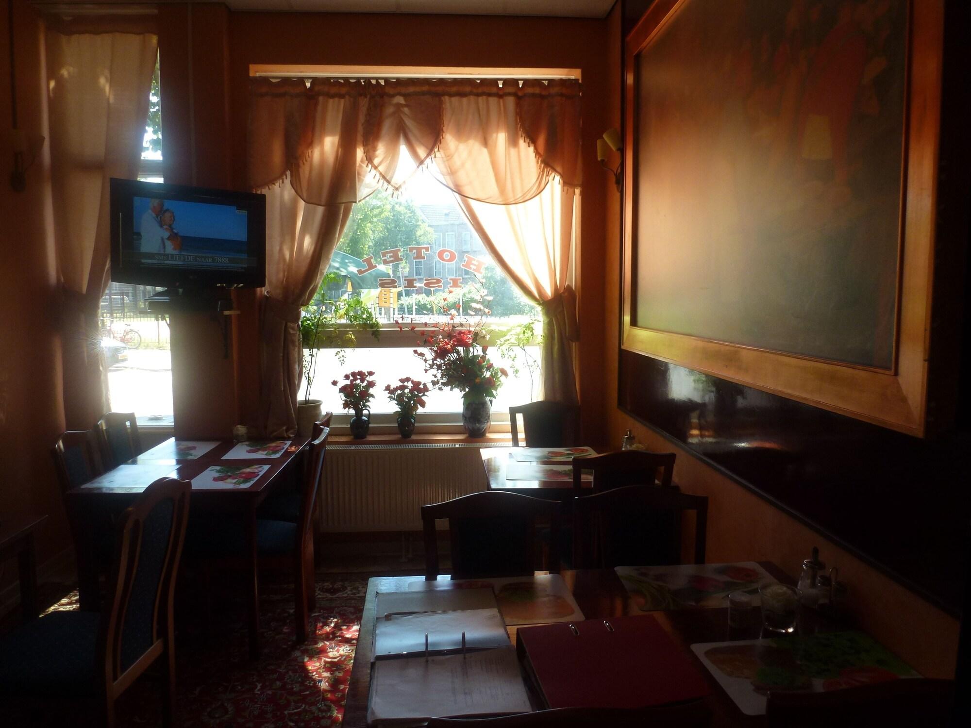 Hotel Isis 38/50