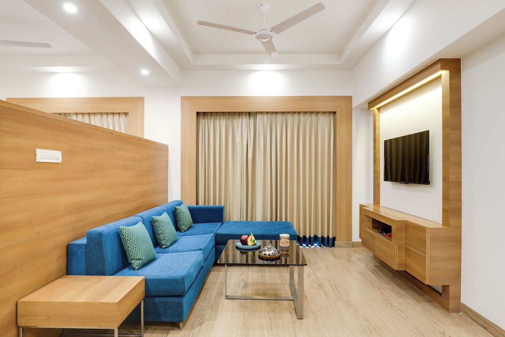 LEMON TREE HOTEL, SECTOR 60, GURUGRAM 40/65