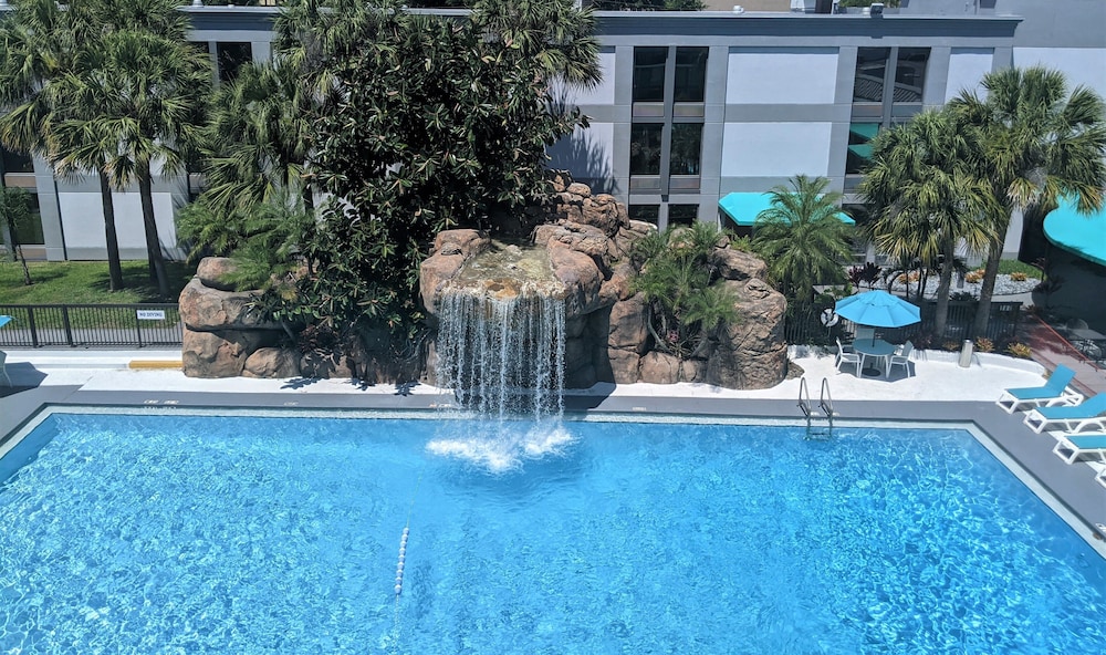Opal Hotel and Suites 47/50