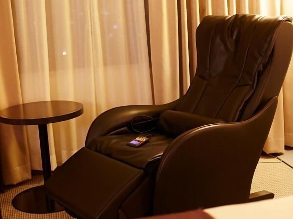 Hotel New Otani Takaoka 51/55