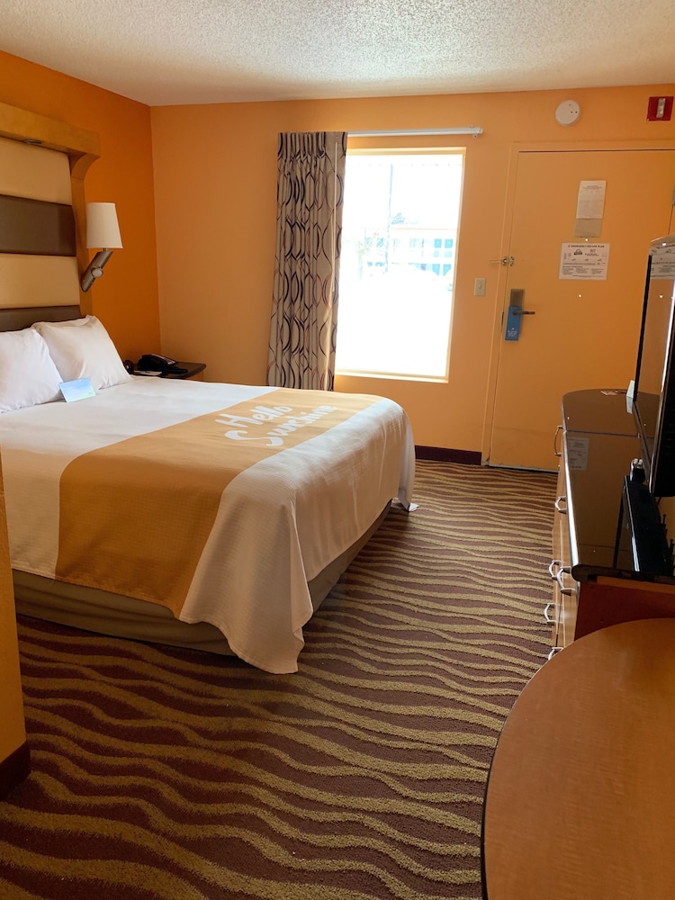 Days Inn & Suites by Wyndham Albany 15/48
