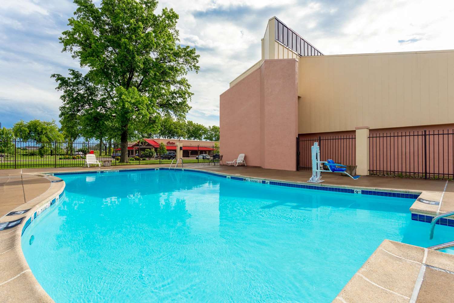 Baymont By Wyndham Elkhart 26/54
