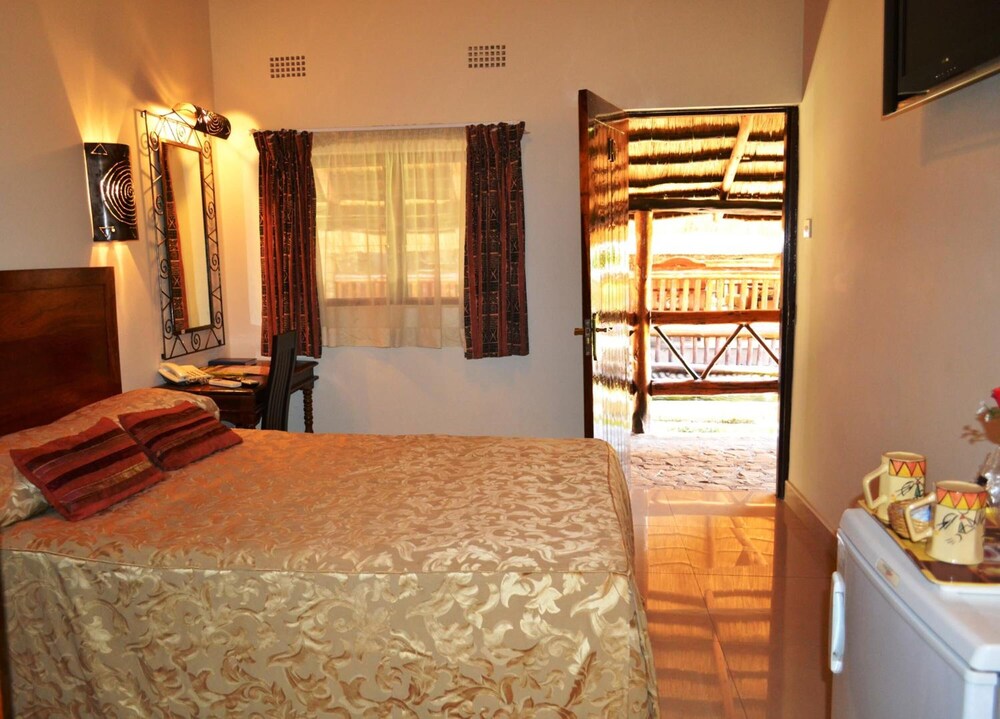 Ngolide Lodge 18/45