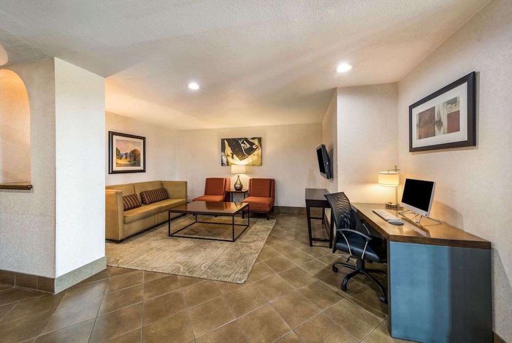 Quality Inn Suites Garland East Dallas 47/56