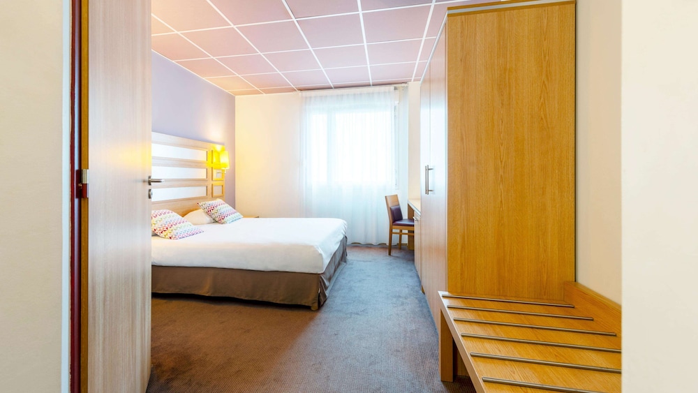غرفة قياسية بسريرين منفصلين، Hotel Campanile Metz Nord - Talange 5/10