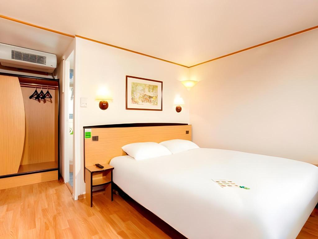 Room, Double Bed