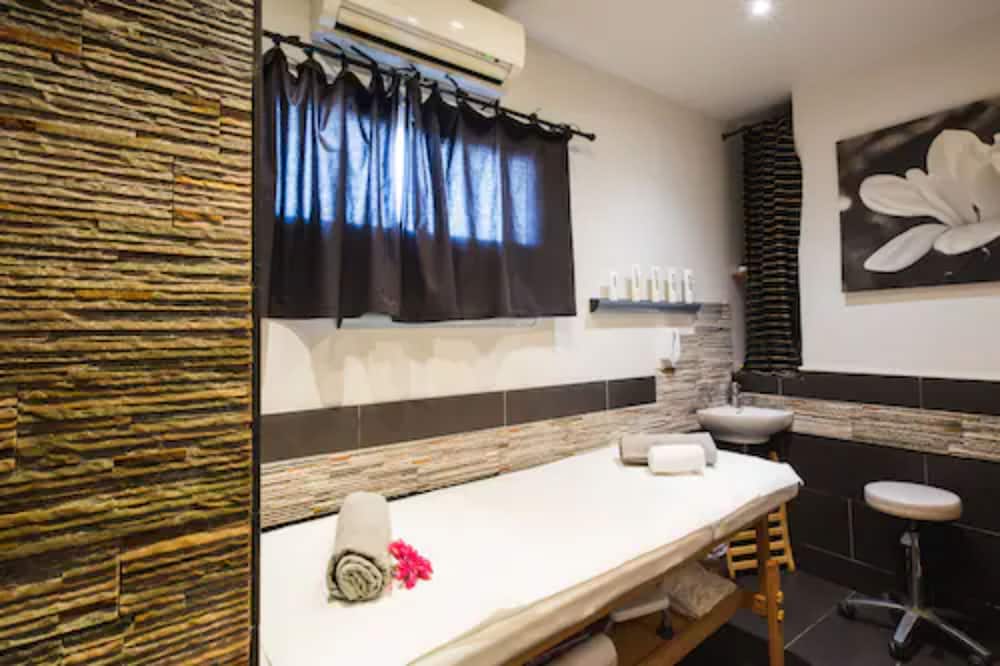 Hotel Restaurant Spa La Madrague 42/68