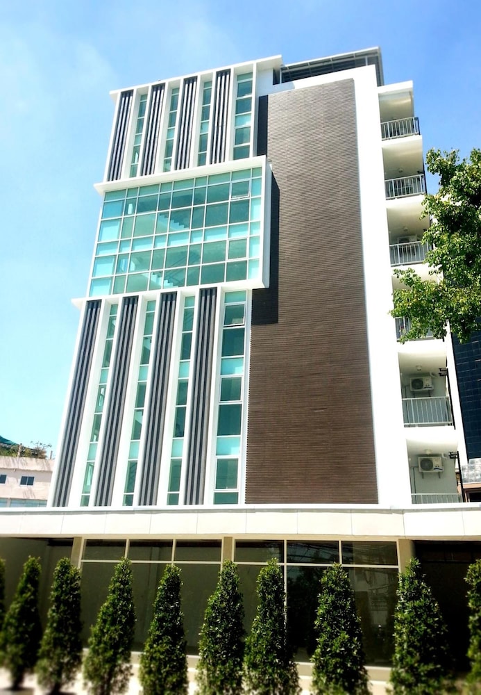 Wealth 30Th Apartment 2/41