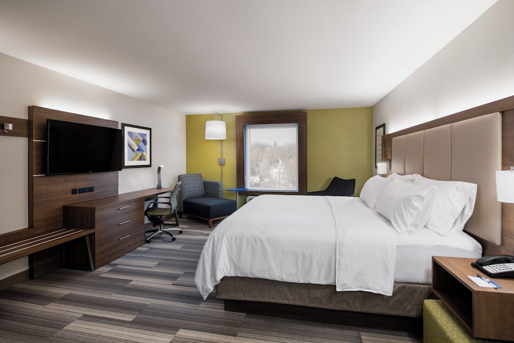 Standard, King Bed, Extra Floor Space