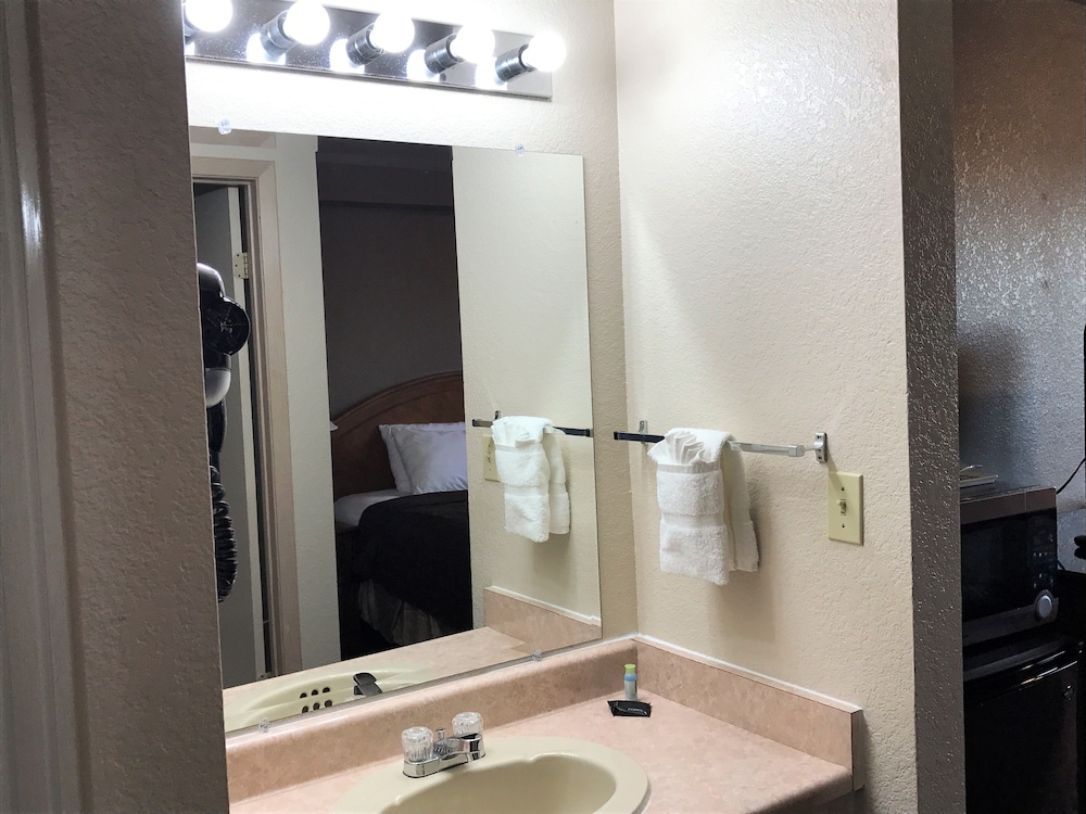 Americas Best Value Inn - Lynnwood / Seattle 14/34
