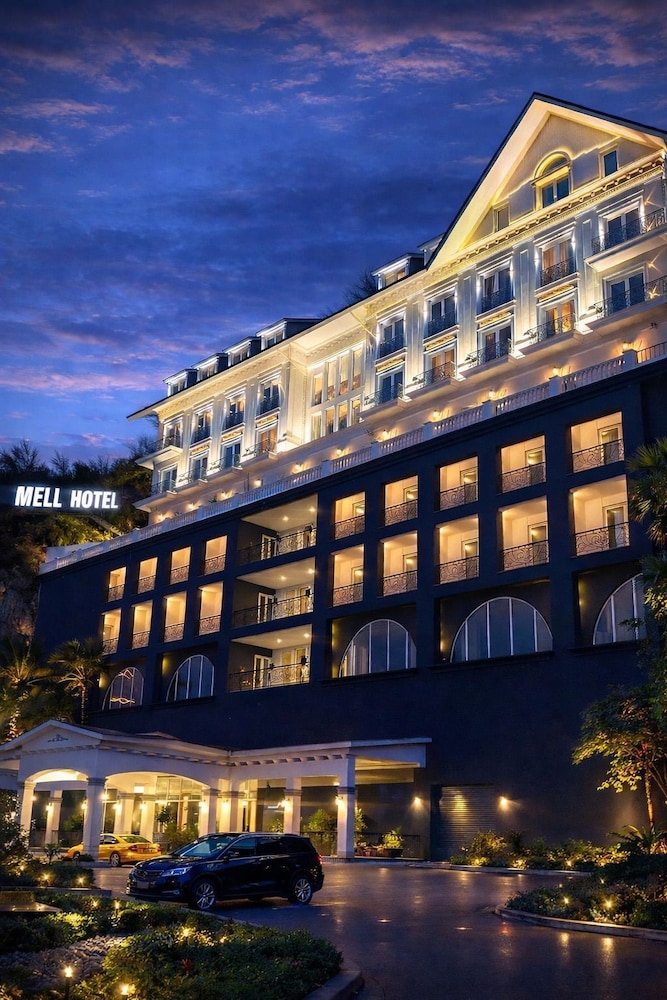 Mell Hotel 12/57