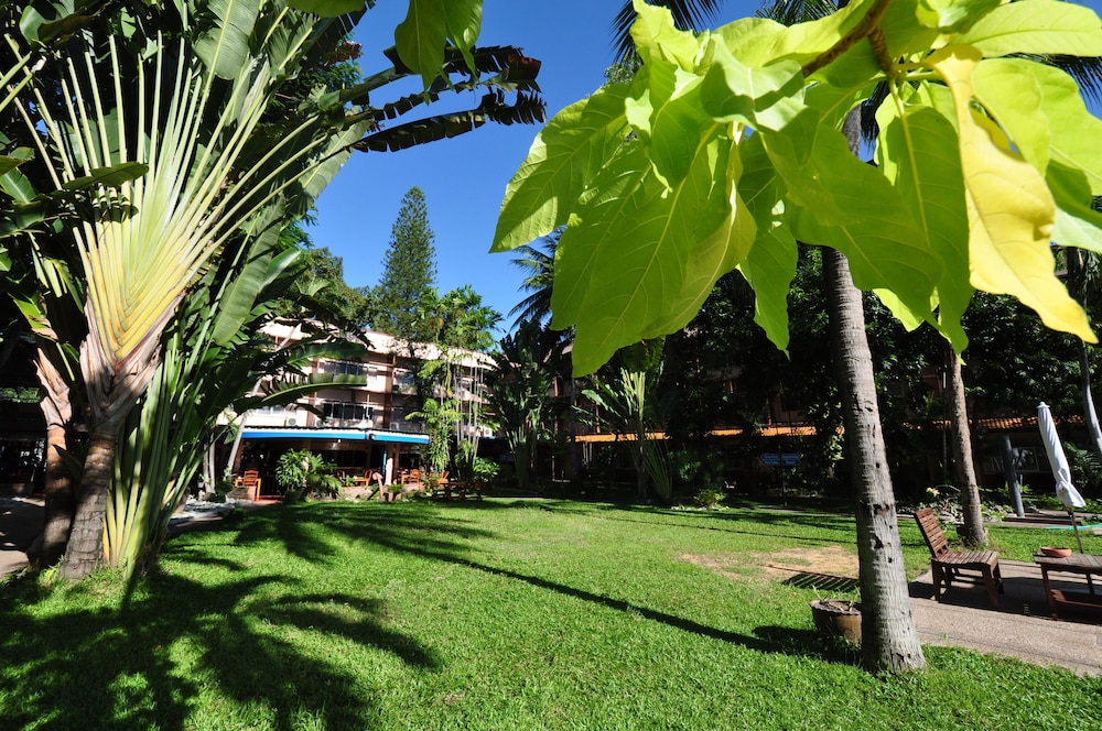 Basaya Beach Hotel And Resort 56/63