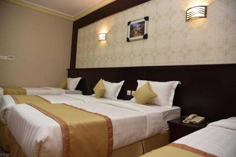 غرفة رباعية بأربعة أسرّة، فندق الكرام الفندقية(alkiram hotel) 3/7