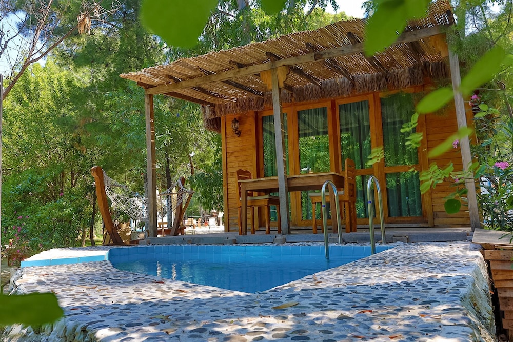 Suna Village Hotel 5/50